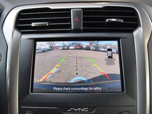 Used 2020 Ford Fusion SE AWD/4WD image 25