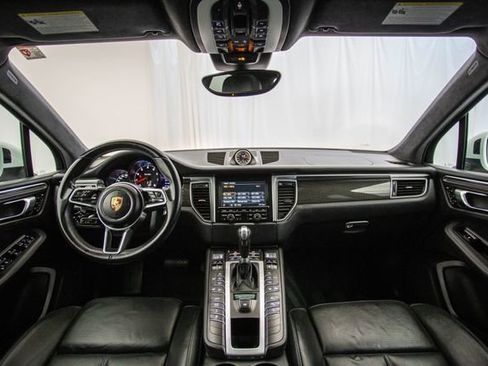 Used 2015 Porsche Macan Turbo image 12