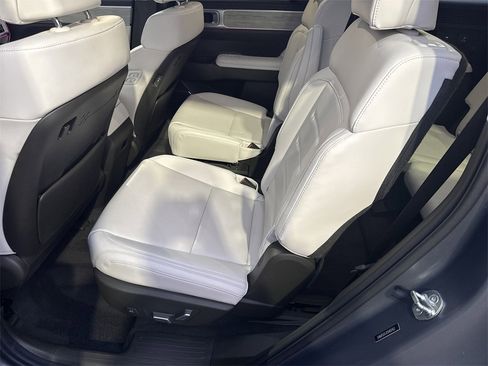 Used 2025 Hyundai Santa Fe Calligraphy image 20