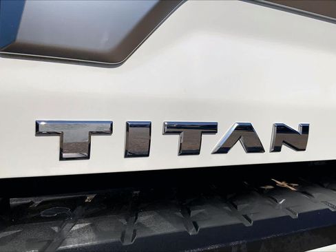 Used 2022 Nissan Titan Platinum Reserve w/ Moonroof Package AWD/4WD image 31