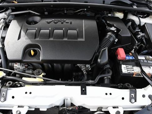 Used 2017 Toyota Corolla LE w/ LE Premium Package w/Moonroof image 21