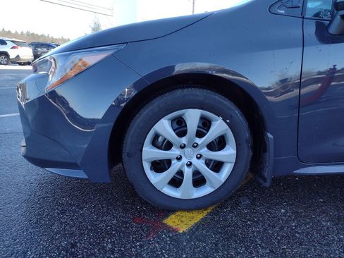 Used 2025 Toyota Corolla LE image 2