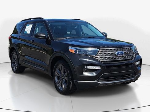 Used 2021 Ford Explorer XLT w/ Equipment Group 202A AWD/4WD image 3