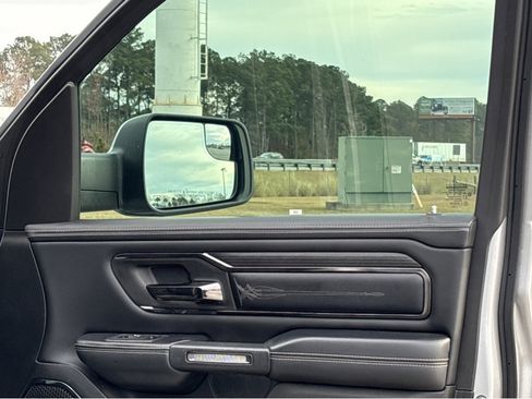 Used 2022 RAM 1500 Limited w/ Body Color Bumper Group image 16