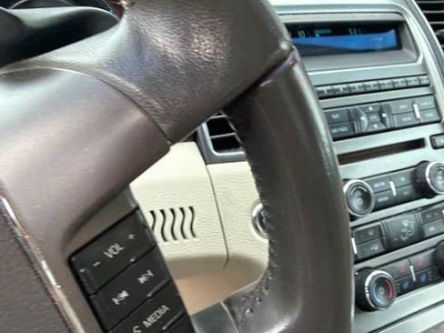 Used 2010 Ford Taurus Limited FWD image 15
