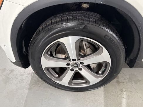 Used 2022 Mercedes-Benz GLC 300 w/ Premium Package Lite image 6