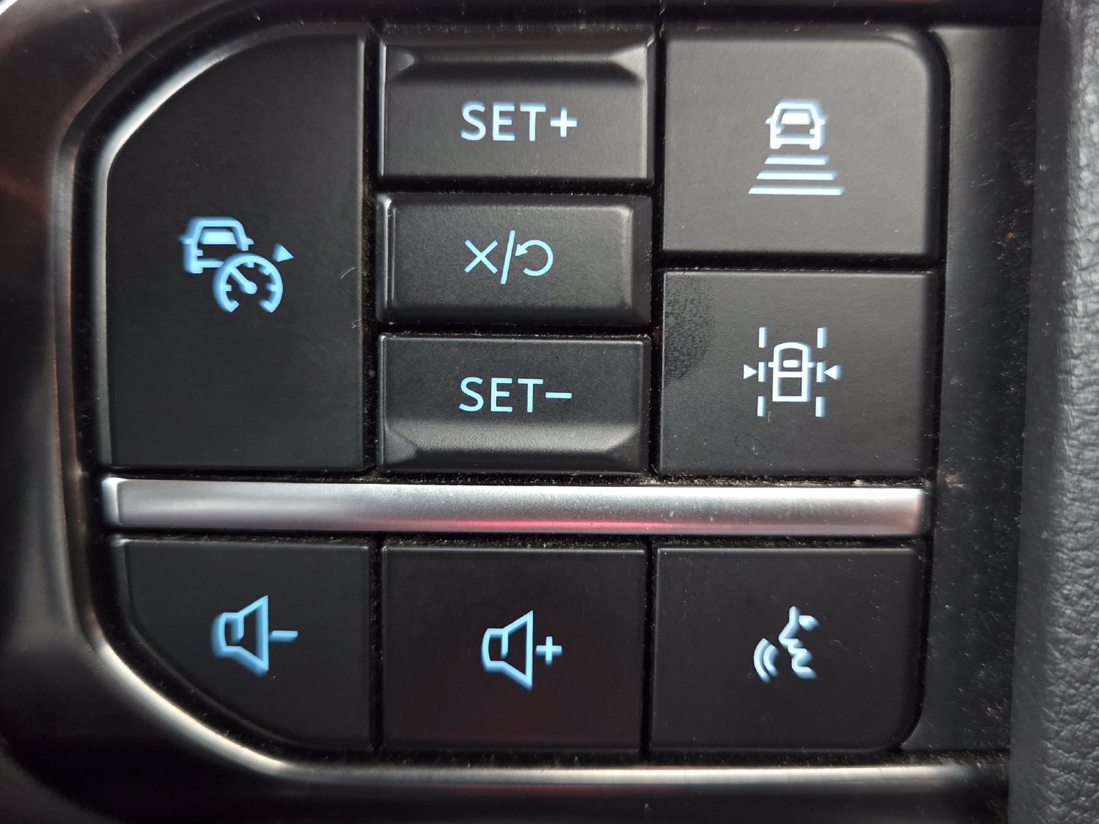 Used 2024 Ford F350 Platinum w/ FX4 Off-Road Package AWD/4WD image 7