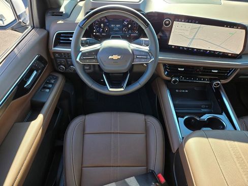 New 2025 Chevrolet Suburban High Country image 9