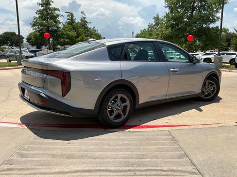 Used 2025 Kia K4 FWD image 6