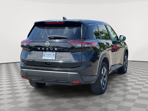 Used 2024 Nissan Rogue SV AWD/4WD image 4