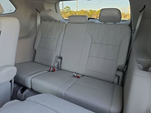 New 2026 Buick Enclave Avenir w/ Super Cruise Package FWD image 16
