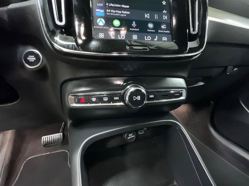 Used 2023 Volvo XC40 B5 Core AWD/4WD image 16