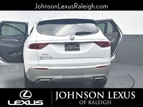 Used 2022 Buick Enclave Premium image 26
