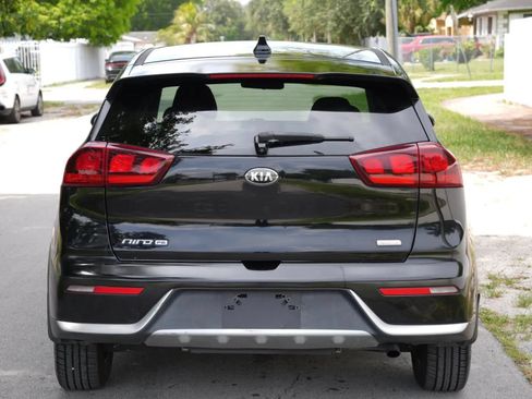 Used 2017 Kia Niro FE FWD image 7