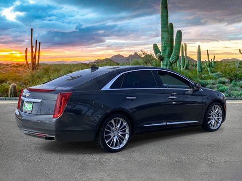 Used 2016 Cadillac XTS Platinum image 3
