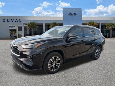 Used 2022 Toyota Highlander XLE image 8