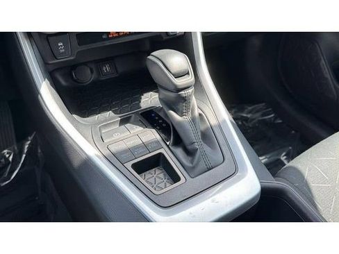 Certified 2025 Toyota RAV4 XLE AWD/4WD image 31
