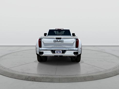 New 2026 GMC Sierra 3500 Denali Ultimate AWD/4WD image 7