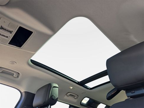 New 2026 Land Rover Defender 110 S image 31