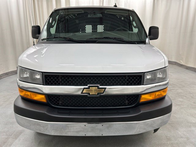 Used 2025 Chevrolet Express 2500 w/ Driver Convenience Package RWD image 14