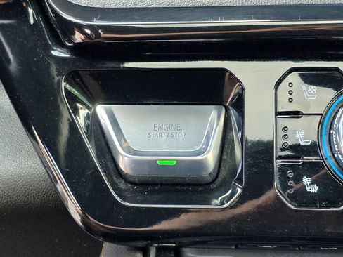 Used 2023 GMC Sierra 1500 AT4 w/ Technology Package AWD/4WD image 19