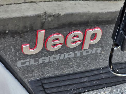 Used 2021 Jeep Gladiator Rubicon w/ LED Lighting Group image 40