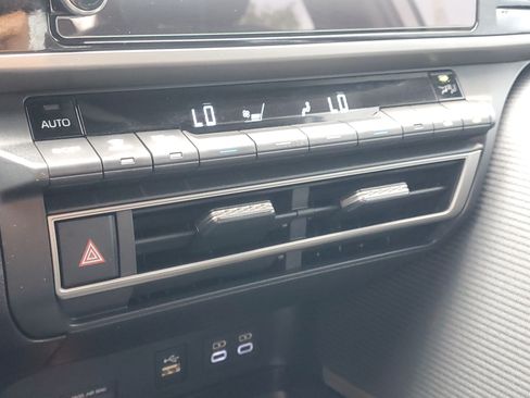 Used 2026 Toyota Camry SE FWD image 27