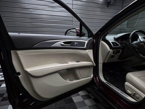 Used 2018 Lincoln MKZ Premiere FWD image 31
