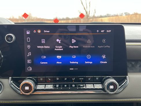 Used 2025 Chevrolet Colorado ZR2 w/ Technology Package image 24