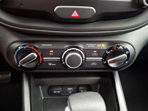 Used 2023 Kia Soul LX FWD image 15