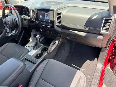 Used 2024 Nissan Frontier SV w/ Tow Package RWD image 12