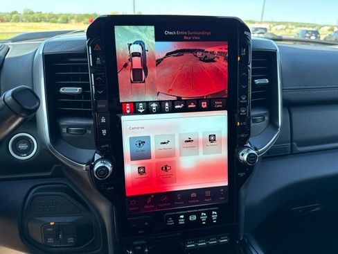 New 2026 RAM 3500 Laramie AWD/4WD image 39
