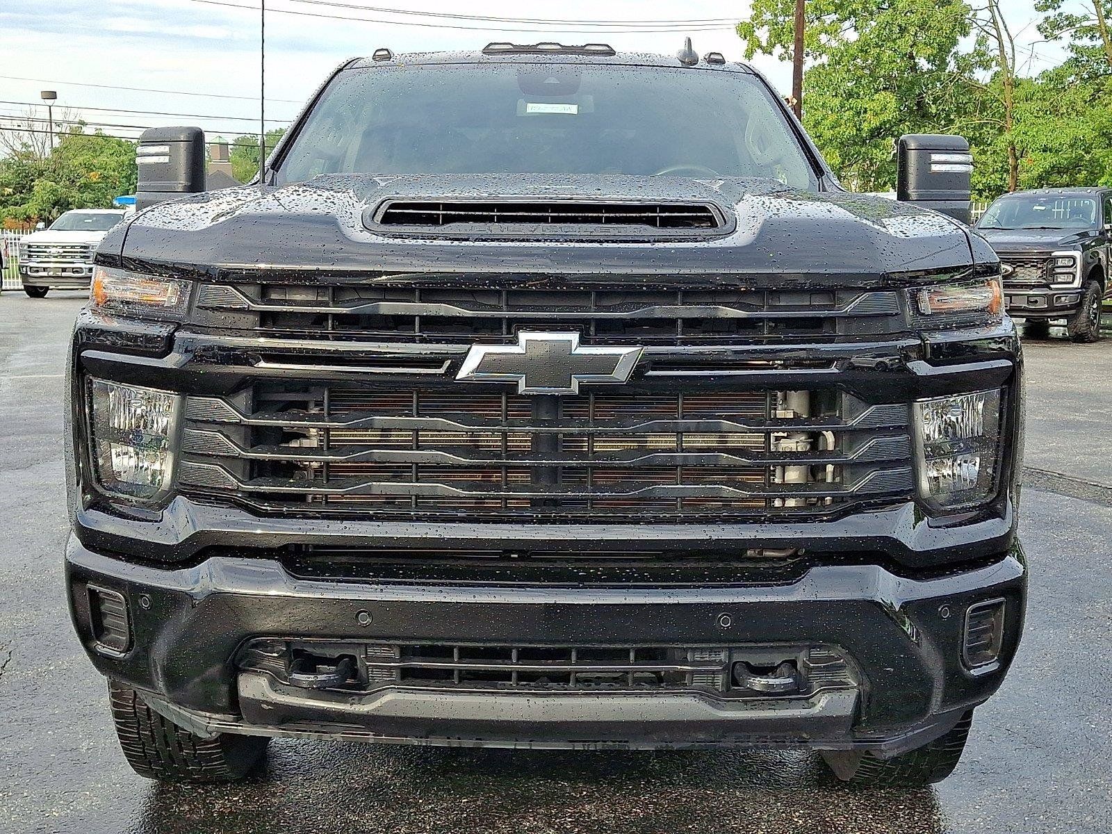 Used 2025 Chevrolet Silverado 2500 Custom w/ Custom Value Package AWD/4WD image 2