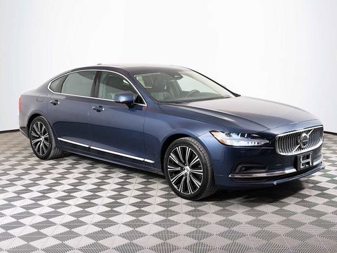 Used 2022 Volvo S90 B6 Inscription w/ Advanced Package image 3