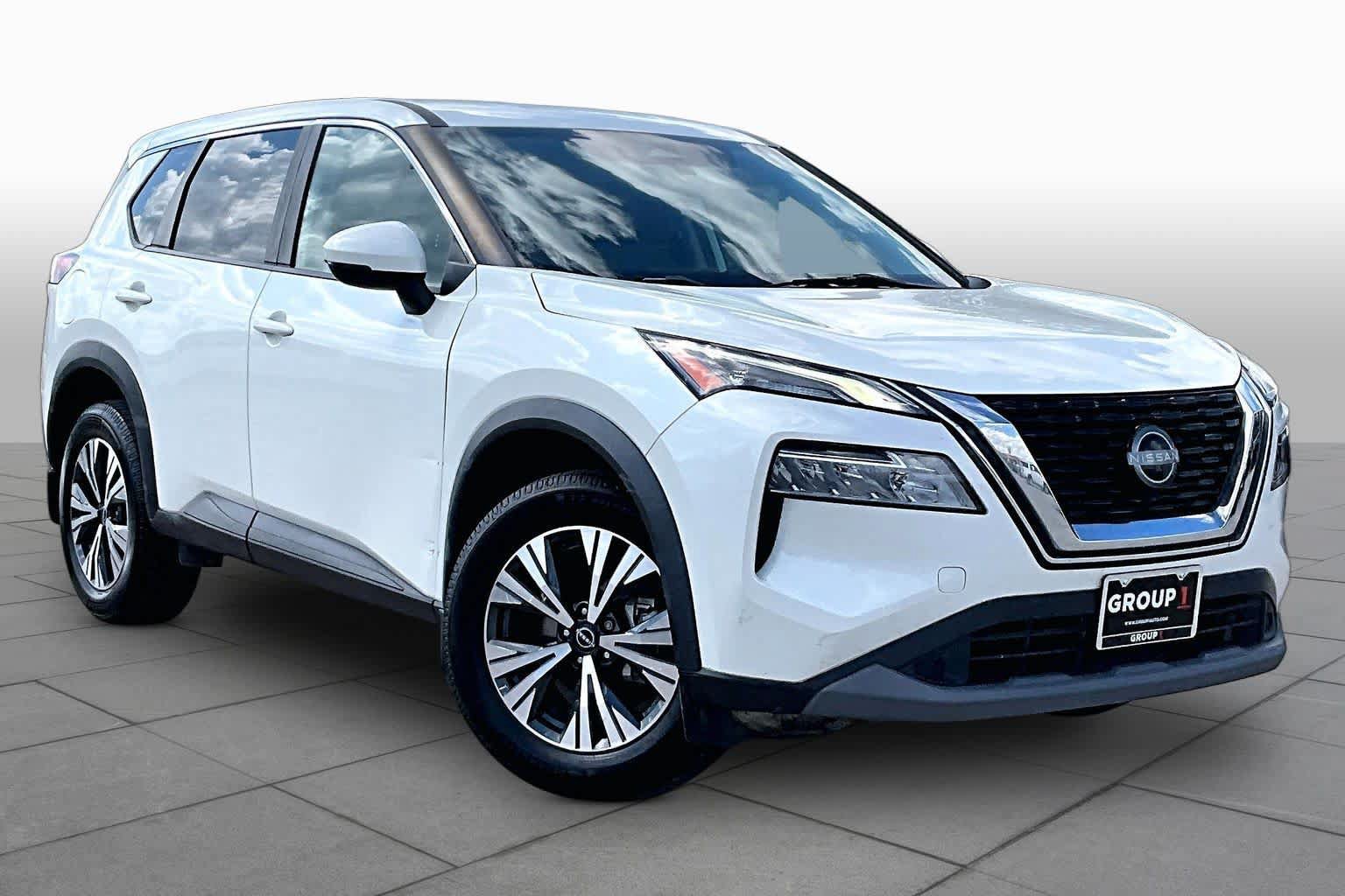 Used 2022 Nissan Rogue SV FWD image 3