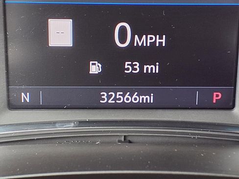 Used 2023 Chevrolet Traverse RS image 38