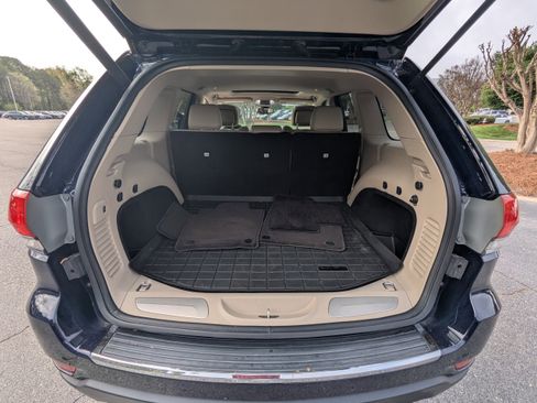 Used 2018 Jeep Grand Cherokee Limited image 17