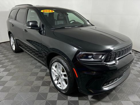Used 2024 Dodge Durango GT image 3