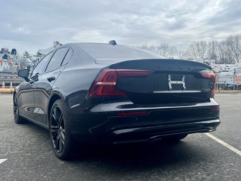 Used 2024 Volvo S60 B5 Plus image 3