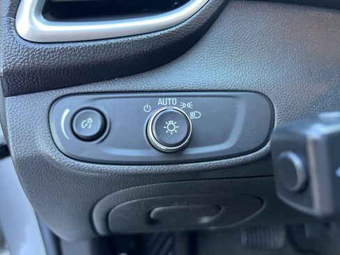 Used 2018 Chevrolet Trax LS image 21