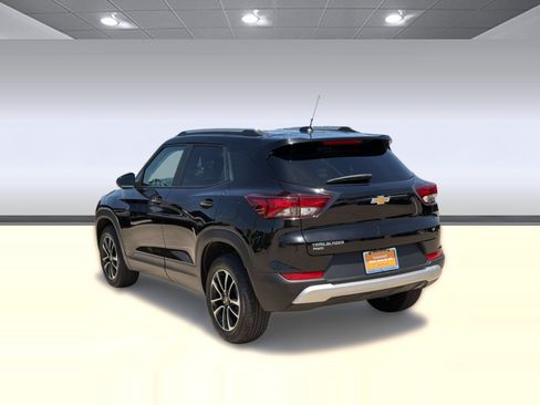 Used 2026 Chevrolet TrailBlazer LT AWD/4WD image 3