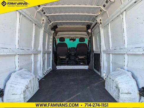 Used 2023 RAM ProMaster 2500 FWD image 12