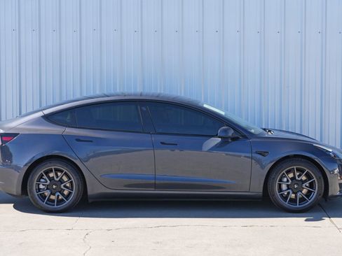 Used 2023 Tesla Model 3 Standard Range image 54