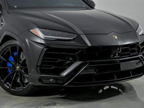 Used 2021 Lamborghini Urus AWD/4WD image 3