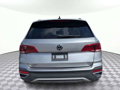 Used 2024 Volkswagen Taos SE FWD image 4