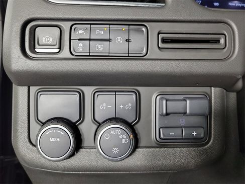 Used 2023 Chevrolet Suburban RST w/ Luxury Package image 31