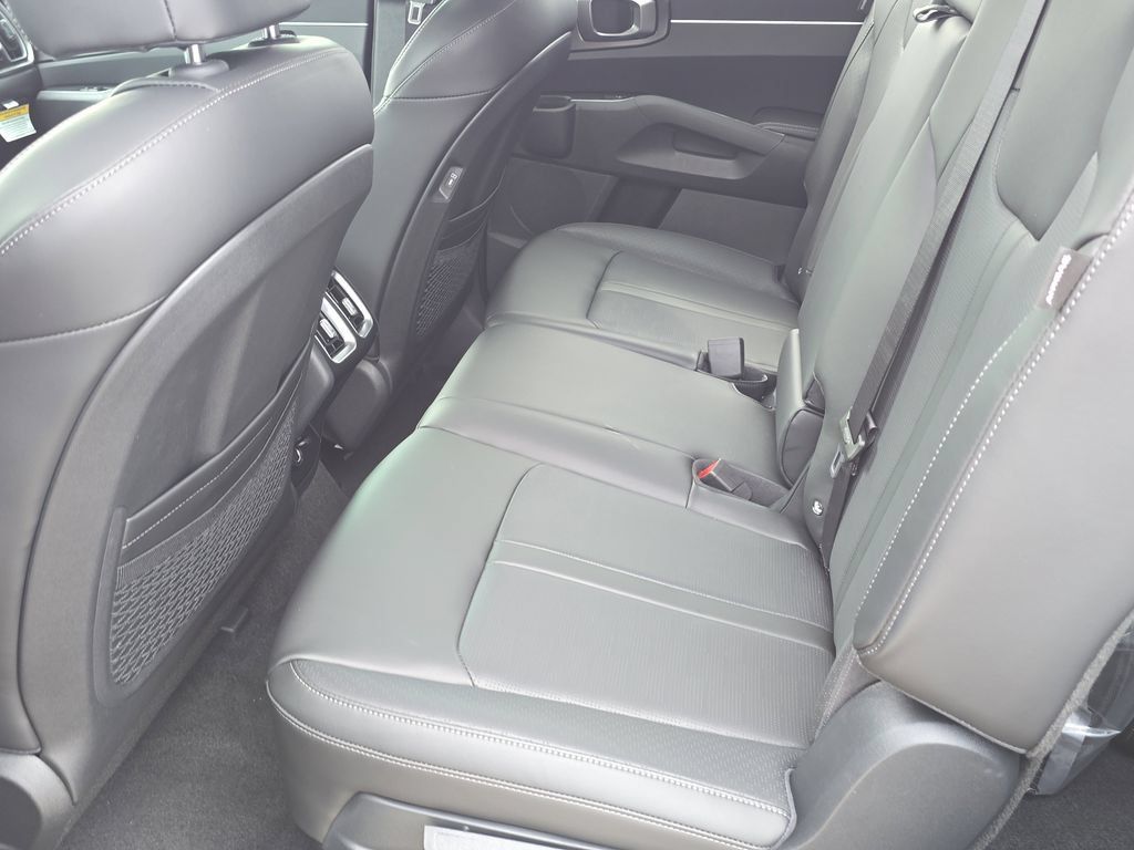 New 2026 Kia Sorento S w/ S Panoramic Sunroof Package FWD image 16