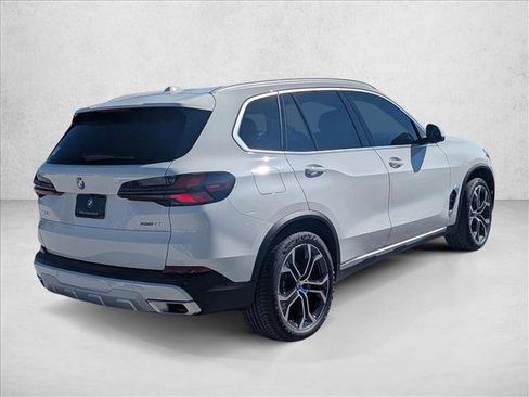 New 2026 BMW X5 sDrive40i w/ Climate Comfort Package image 2