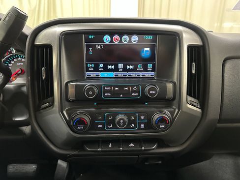 Used 2018 Chevrolet Silverado 1500 LT w/ All Star Edition image 33