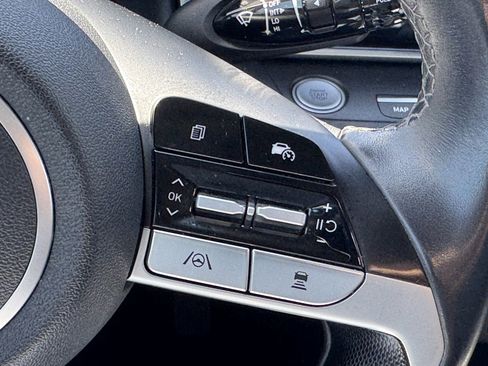 Used 2024 Hyundai Elantra Limited FWD image 18
